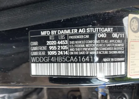 2012 Mercedes-Benz C 250 Sport z USA, uszkodzony, nr VIN WDDGF4HB5CA616419